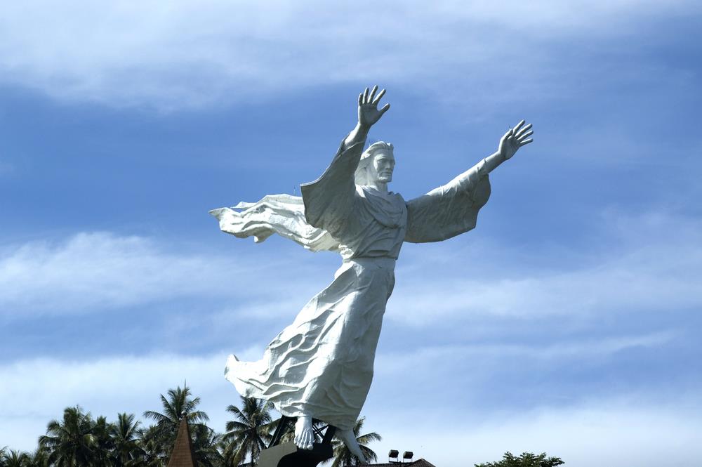 Patung Yesus Memberkati