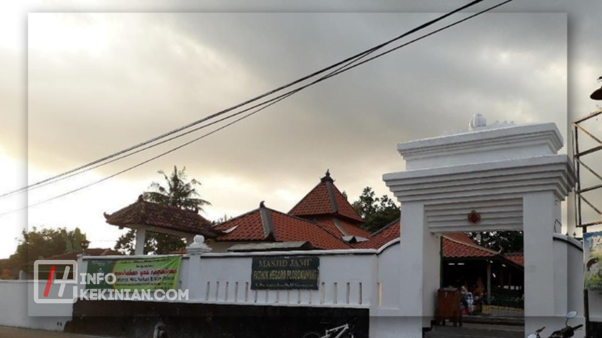Masjid Pathok Negoro Plosokuning