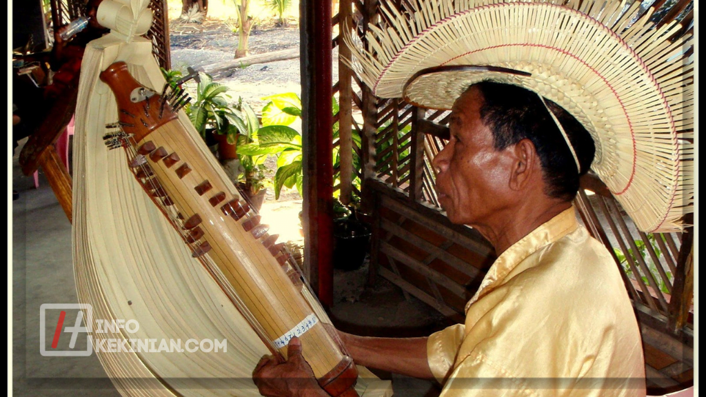 Alat Musik Sasando Menyelami Sejarah Fungsi Dan Cara Memainkannya