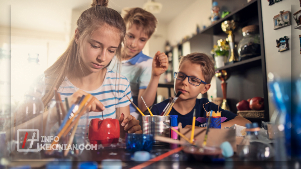 Contoh dan Cara Membuat Kerajinan dari Barang Bekas Botol AQUA