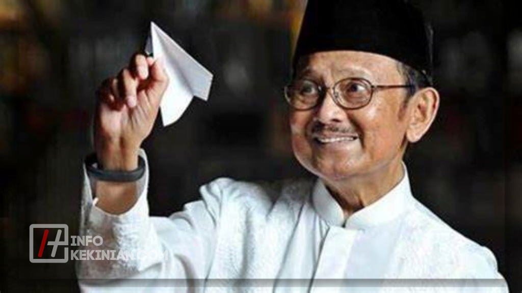 Biografi BJ Habibie: Bapak Teknologi Indonesia 1 Biografi BJ Habibie Awal Kehidupan dan Pendidikan